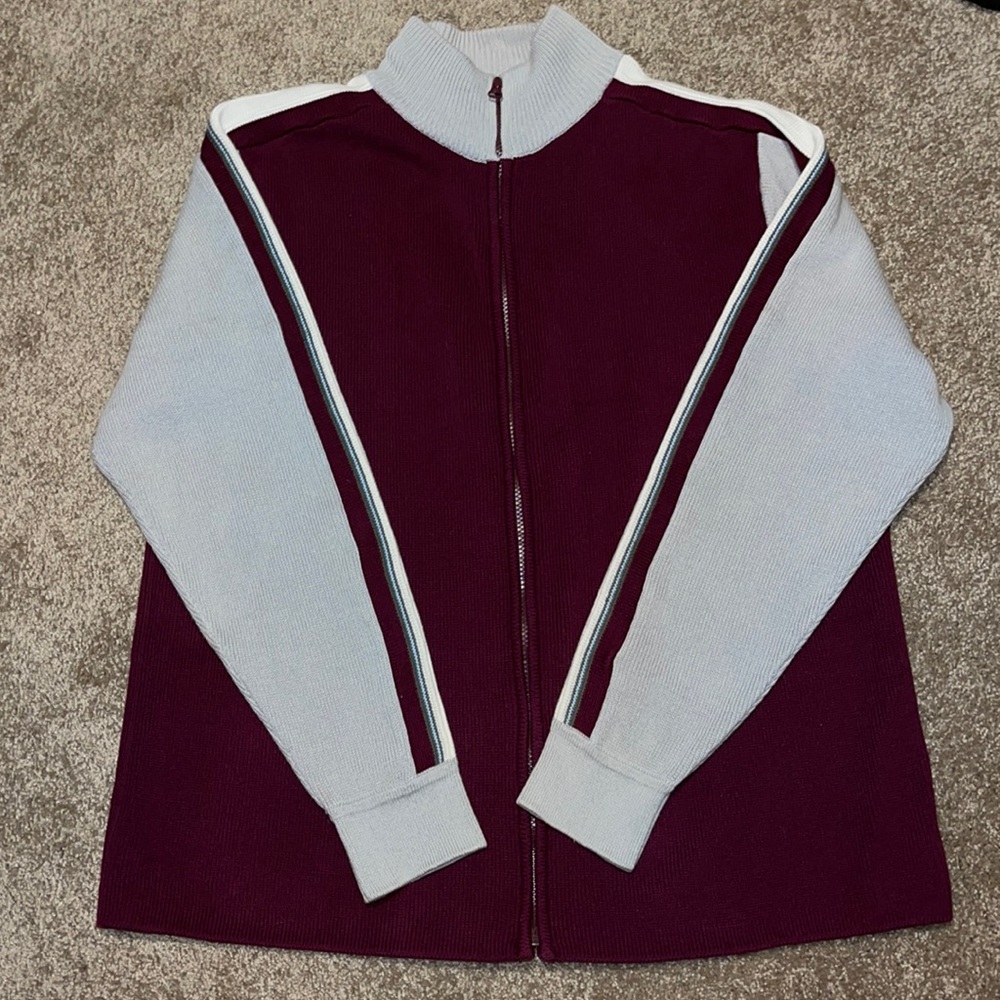 Men’s Joe boxer brand men’s zip-up sweater size large.  Color: burgundy & gray.